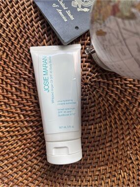 JOSIE MARAN White Tube SPF 45 Whipped Argan Oil Body Butter New Sealed
